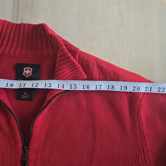 🇨🇭Victorinox Bold Red Lightweight Jacket/Zip up Sweater - Picture 8 of 10